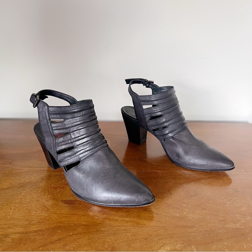 Amanda Gregory • slingback ankle booties black leather cutout pointed toe Italy